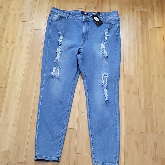 Fashion Nova Say Yes To Distress Skinny Jeans Size 20 NWT - Picture 4 of 7